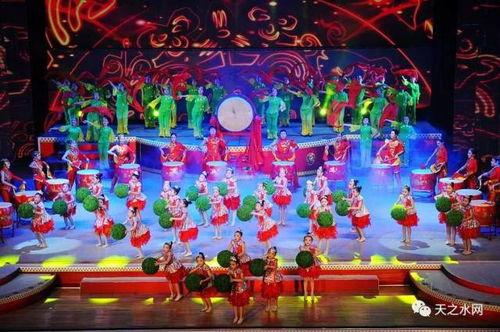新春舞台跳舞吃瓜视频,欢乐氛围感染观众
