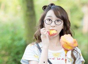 优雅的吃瓜女孩视频下载